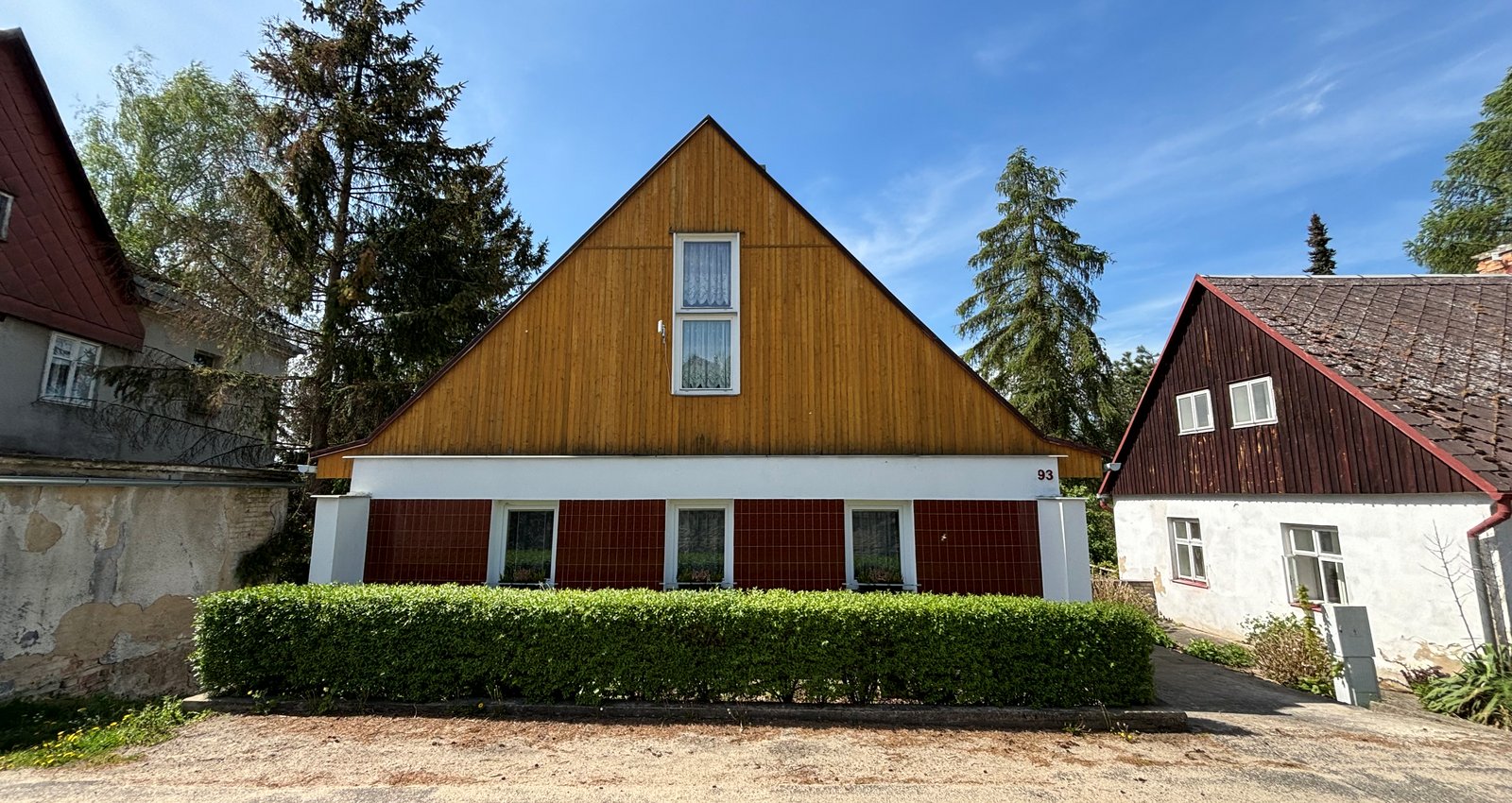 Das modern eingerichtete Ferienhaus ist ganzjhrig verfgbar und bietet eine gemtliche Unterkunft fr 7 Personen.